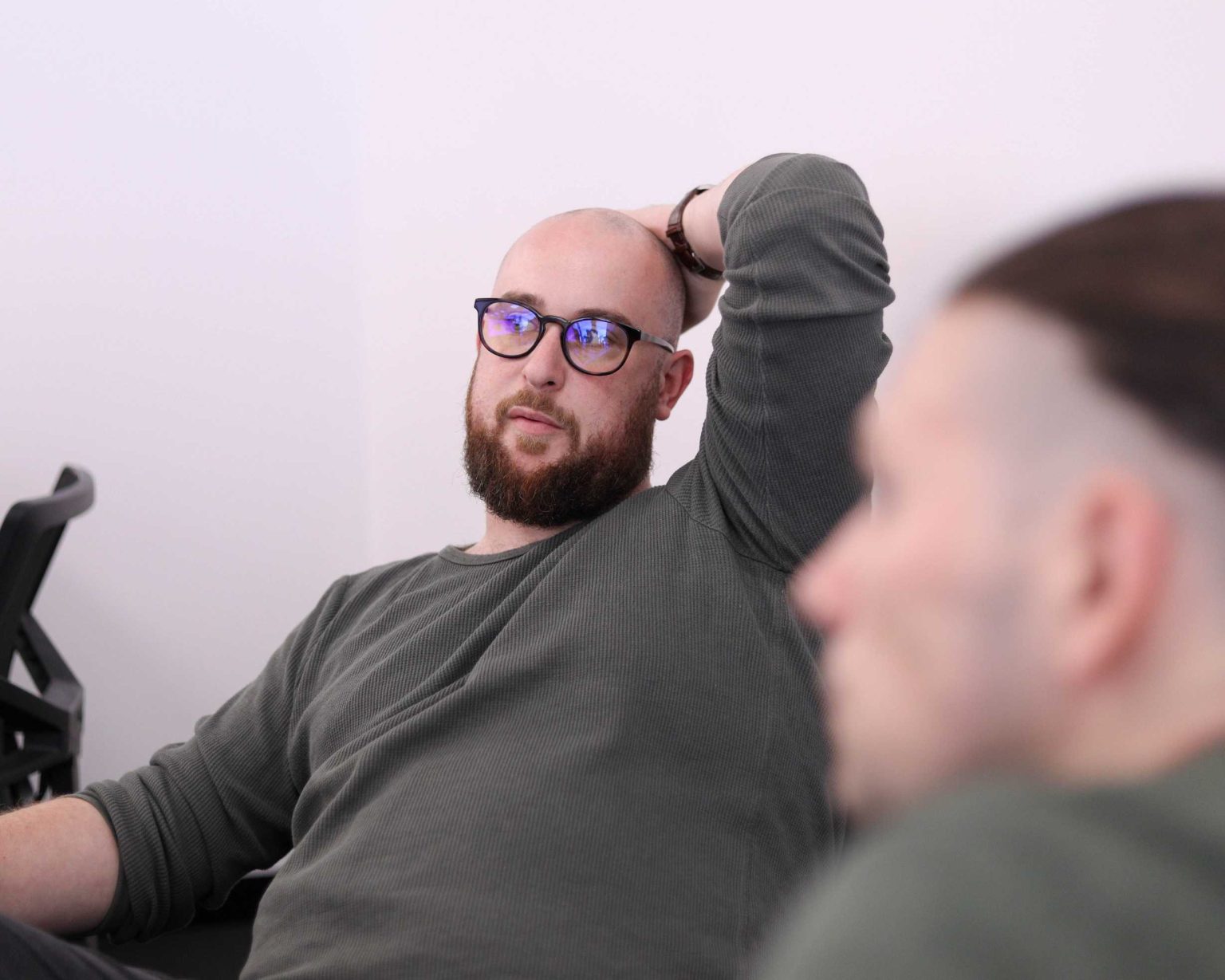 2 People Discussing